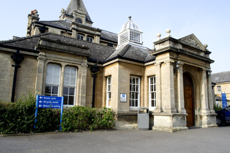 The front entrance of Warneford Hospital